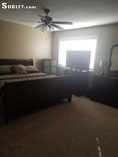 $750 Five+ room for rent in Aurora