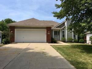 Roommate need for 4 BD Three BA House in Blue Springs (Blue springs)