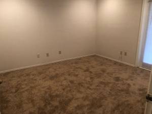 ROOM FOR RENT (Lafayette (acadiana mall ))