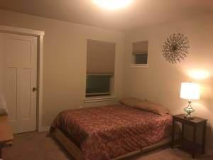 Room for rent- Students $700 (Private Village- Greenbelt area) (South Everett)