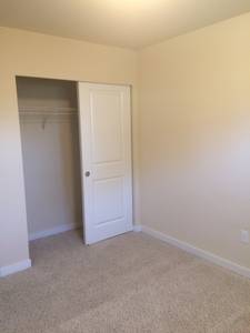 Ready now! 1x1 for female roommate! Ez Access to I5, 405