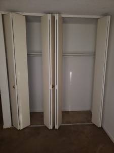 Looking for roommate (East Memphis)