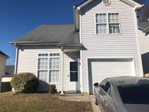 Private bedroom, queen sized bed, TV (Charlotte)