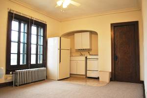 Room for Rent- 708 Lyon #10 (708 E Lyon St)