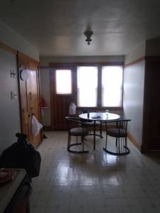 Huge spacious room for rent (Right off of 15 th and capitol) $400 25ft 2