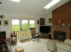 Three BR and Three BA end unit room for rent (Williston VT)