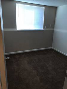 Room for rent SW PORTLAND $700 utilities included (4738 SW Luradel st)