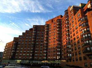 $950 Room for rent in a Two BR apartment (Parkway House) (22nd & Pennsylvania
