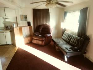 Available Now Room for Rent (Midway Park) $400 300ft 2