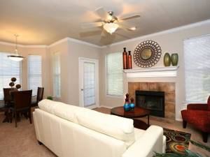Great Deals and Specials! BIG Roommate Style apartments! (Round Rock) $1086 1bd