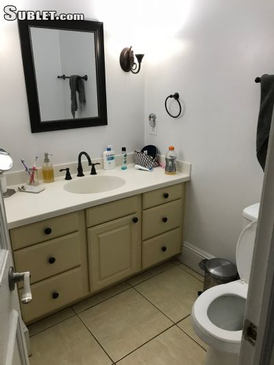 $800 Five+ room for rent in Uptown