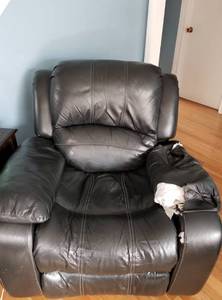 Leather Recliner FREE - 1st come, 1st get it! (Blackstone/Woonsocket)