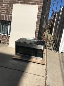 Microwave and 1/4