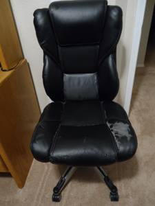 Free office chair (Bothell)
