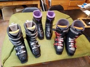 Ski boots - size 26-26.5 (approx. US size 7.5 Women's) (Kingston)