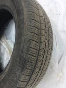 Two tires 225 65 R17 (Hyde Park)