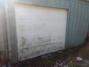 FREE Single car garage door with remotes (2300 Ainsworth St)