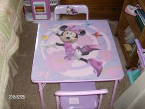 Mickey Mouse table and 2 chairs (Montoursville)