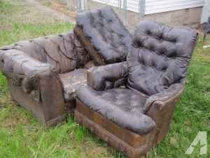 Free Couch (16th Ave.)