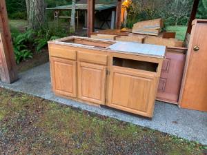 Oak kitchen cabinets (North Bend)