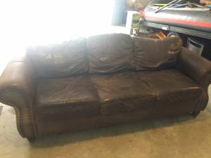 Free Leather Couch (Cle Elum)