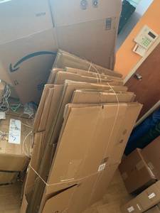 FREE CARTON CARDBOARD BOXES for MOVING - Medium and Large sizes (Bendonhurst)