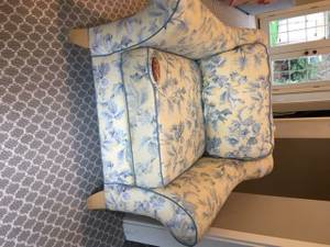 Free Chair (West Seattle)