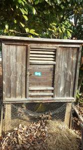 free chicken coop/rabbit hutch (frys spring)