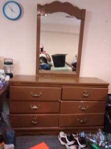Dresser 6 drawers and mirror (Columbus)