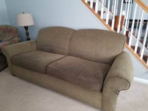 Free Sofa and Chair (Forest Lakes)