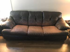 Brown leather couch (Johns Creek)