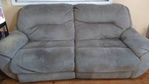 Free couch (Warren)