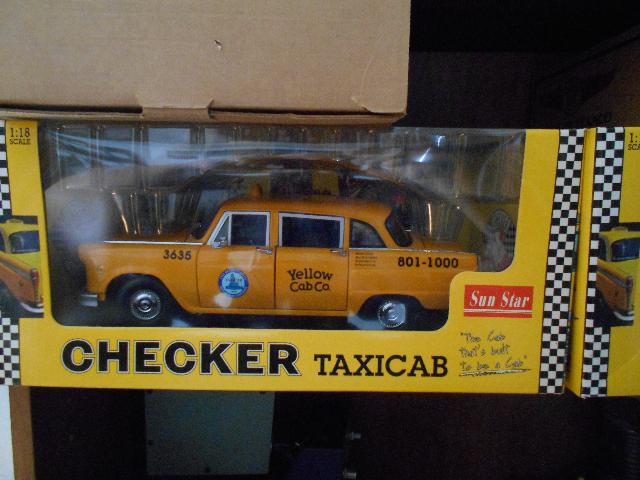 1/18 Checker Cab Diecast : Sun Star