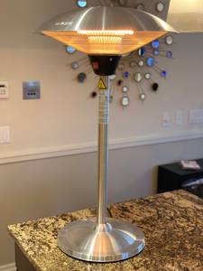 Tabletop electric patio heater (Lakeview)