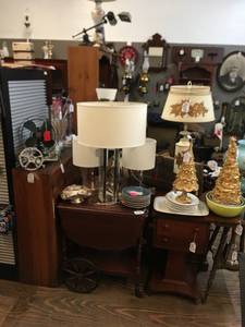 Antique Collectors want Antiques for Christmas (Granville)
