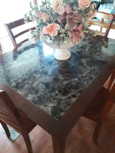 Kitchen table (Aberdeen)