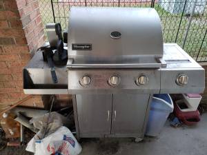 Gas Grill $75 with propane tank(30 value) (Smithfield)
