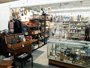 Primitives, Antiques, Collectibles, Treasures, Jewelry, ETC (Lynn)