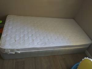 House hold items and Twin bed (El Paso)